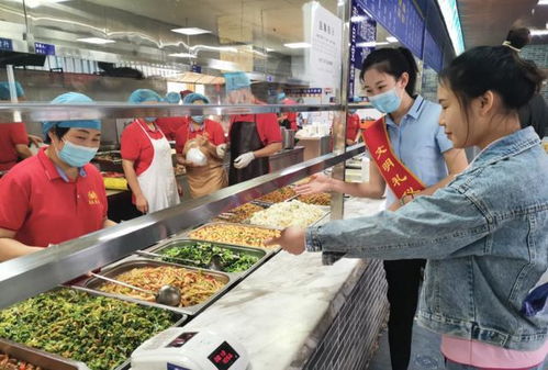 鄭大二附院營養(yǎng)食堂榮獲“餐飲服務(wù)食品安全示范店”稱號并舉辦慶祝活動