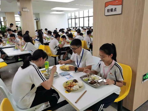 以歌舞為翼，提升餐飲服務品質，共筑校園幸福生活